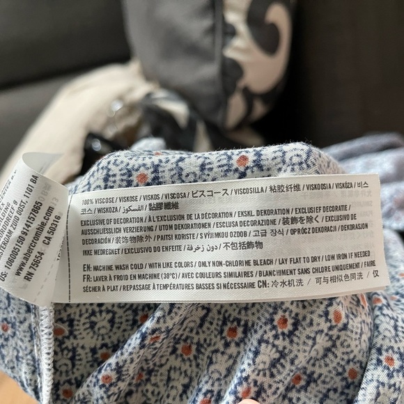 Abercrombie & Fitch| Boho Wide Leg Cropped Pants, Size XS•••Geometric Pattern - Picture 10 of 13